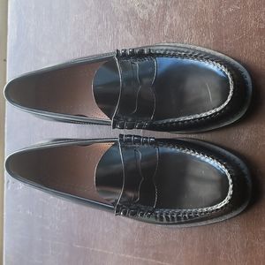 G.H. Bass & Co Weejuns men's black loafers NEW